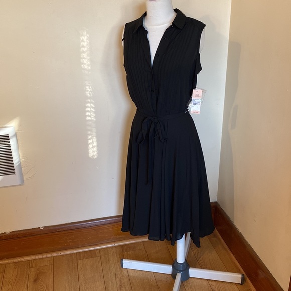 Black sleeveless elegant dress. - Picture 16 of 17